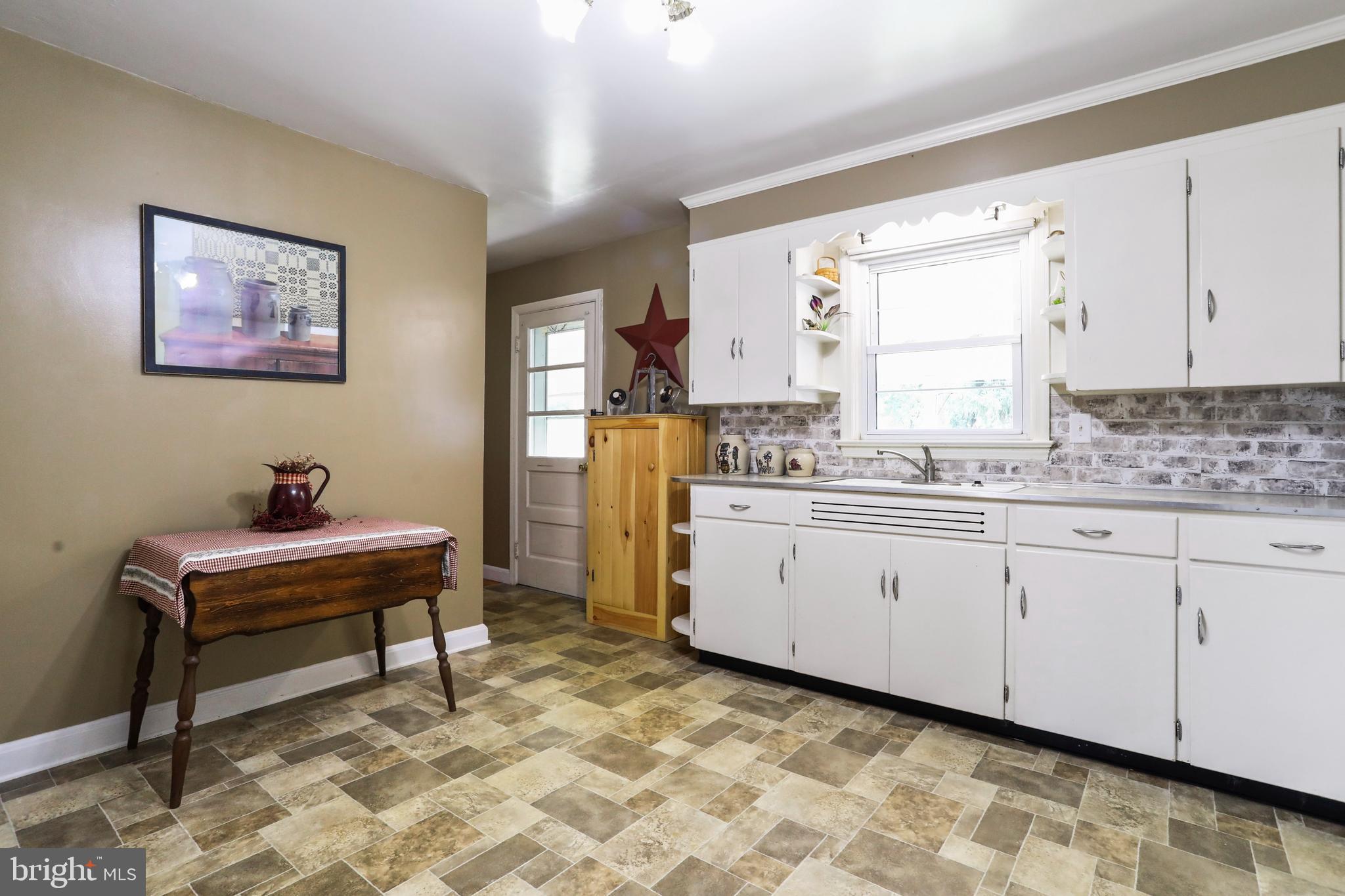 16849 Hampton Road Williamsport, MD 21795 - Photo 13 of 33 Kitchen