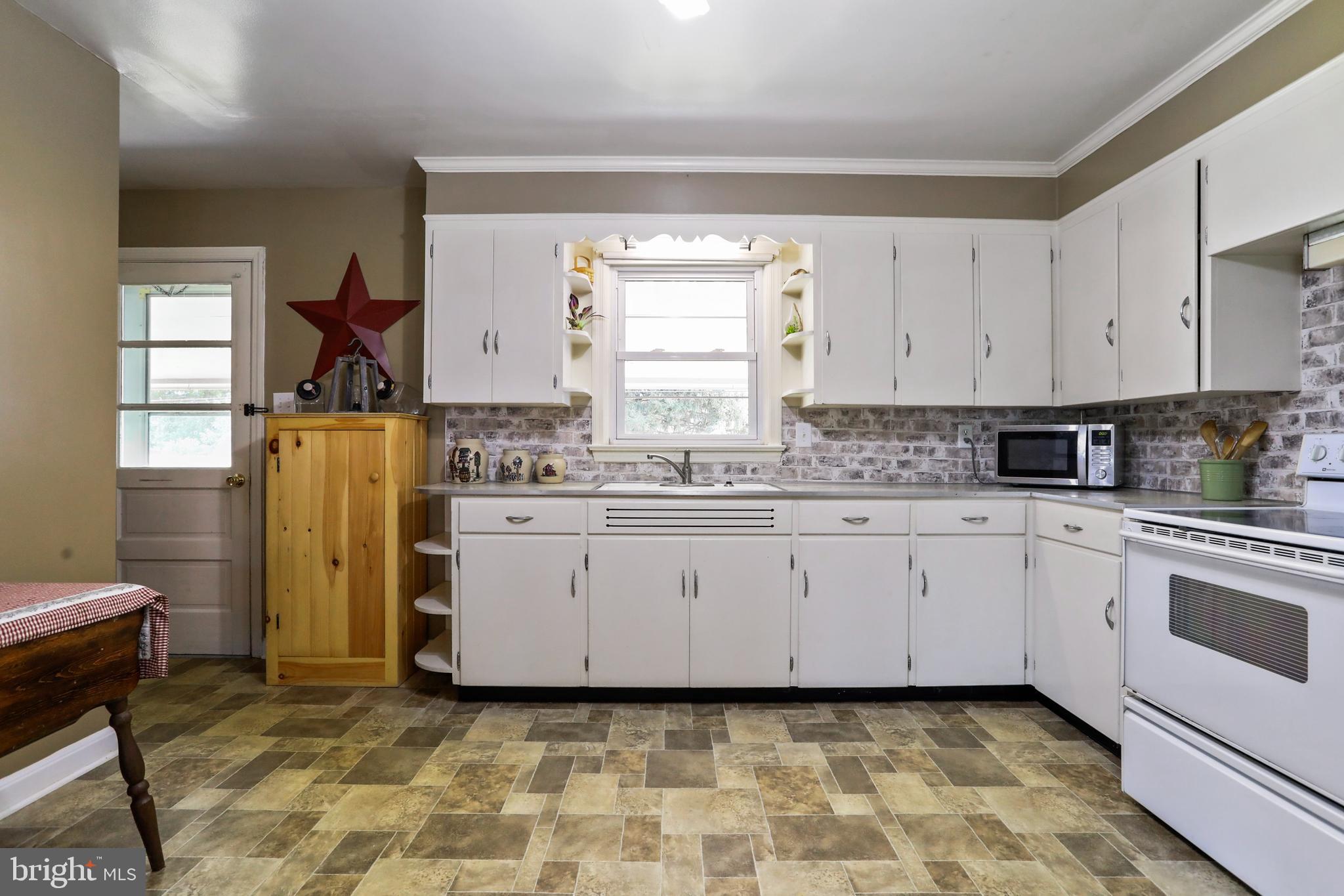 16849 Hampton Road Williamsport, MD 21795 - Photo 14 of 33 Kitchen
