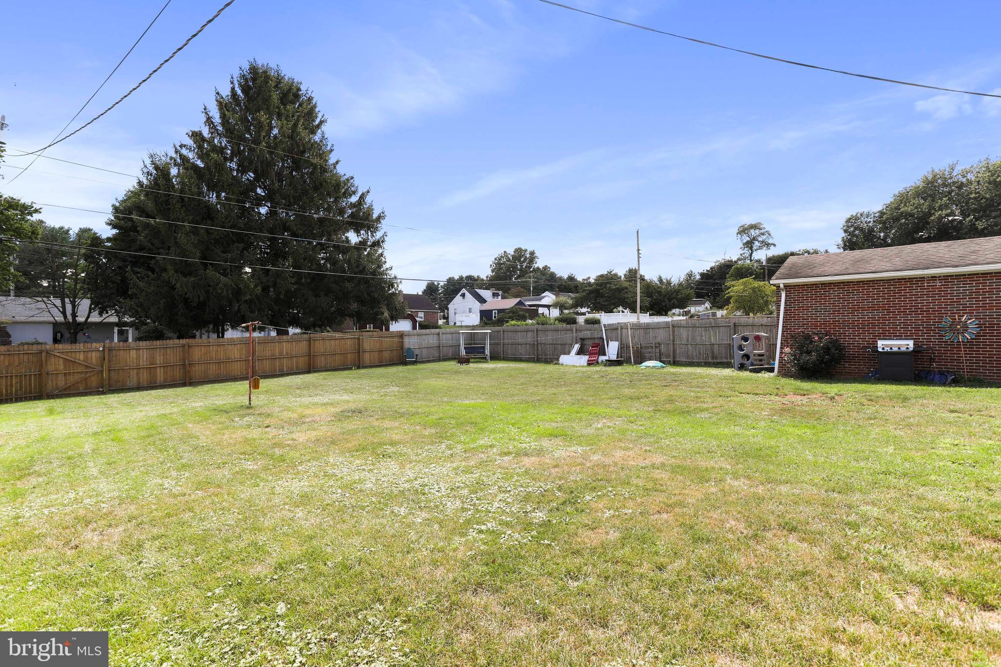 16849 Hampton Road Williamsport, MD 21795 - Photo 27 of 33 Fenced Yard
