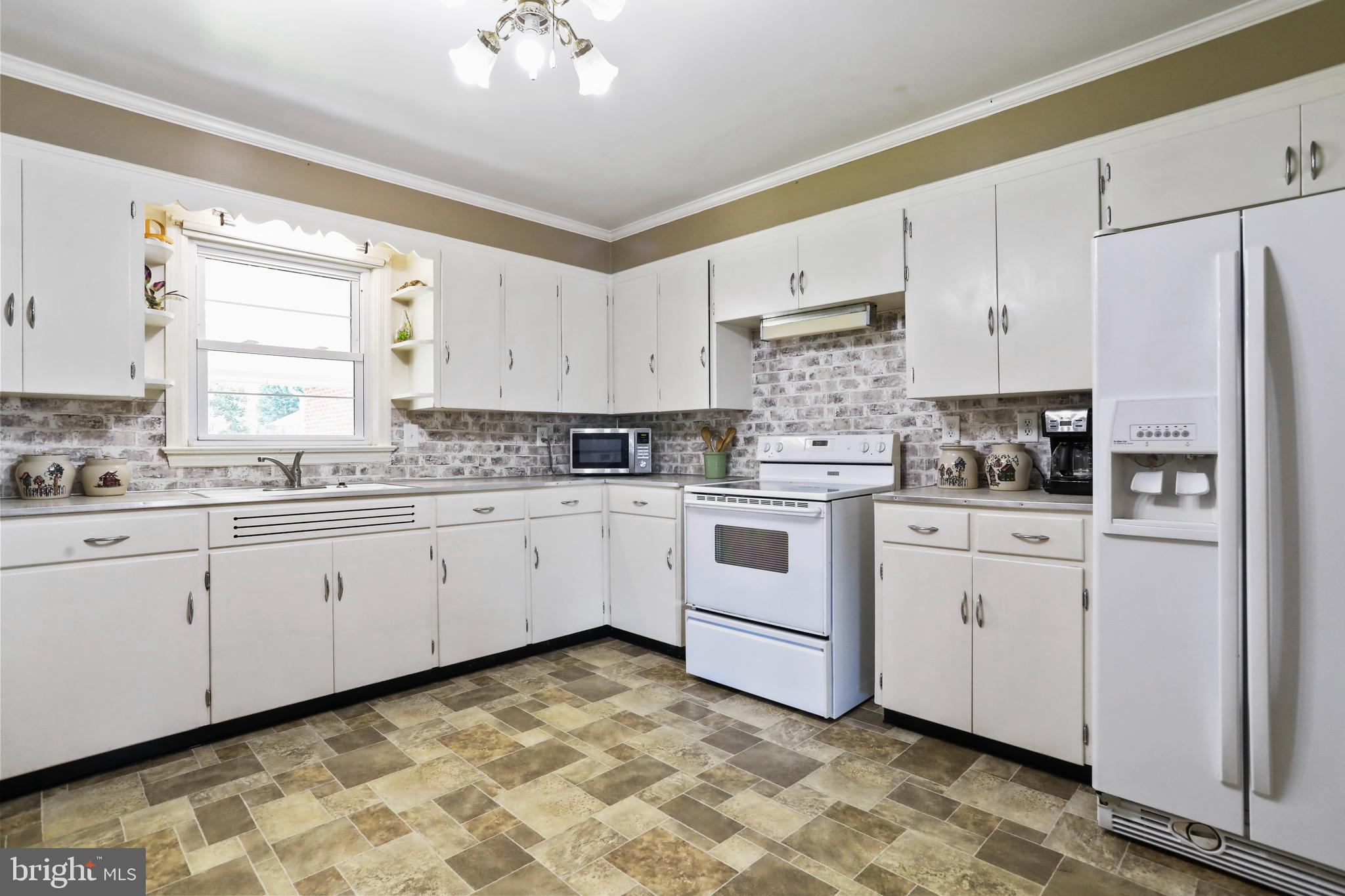 16849 Hampton Road Williamsport, MD 21795 - Photo 10 of 33 Kitchen