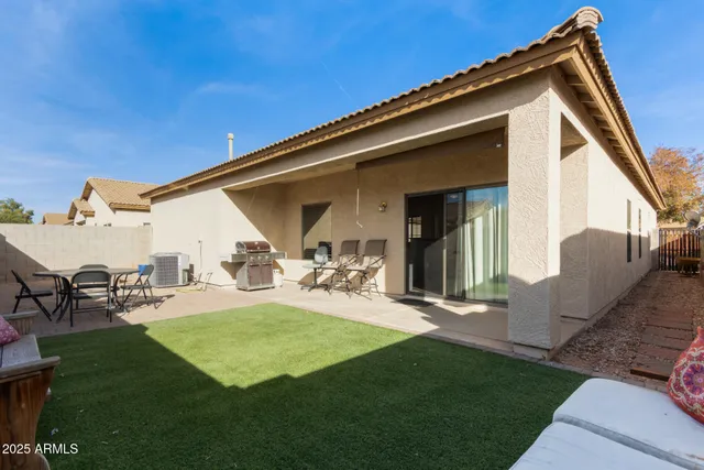 $2,150 | 2052 North Holguin Way, Chandler, AZ 85225