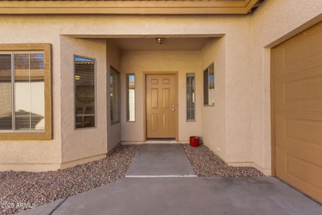 $2,150 | 2052 North Holguin Way, Chandler, AZ 85225