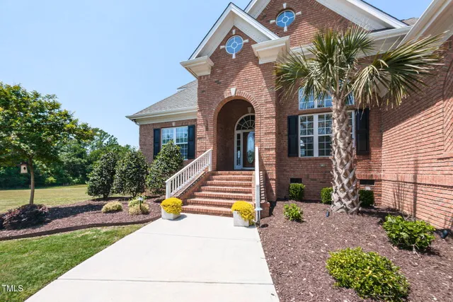 a front view of house with yard