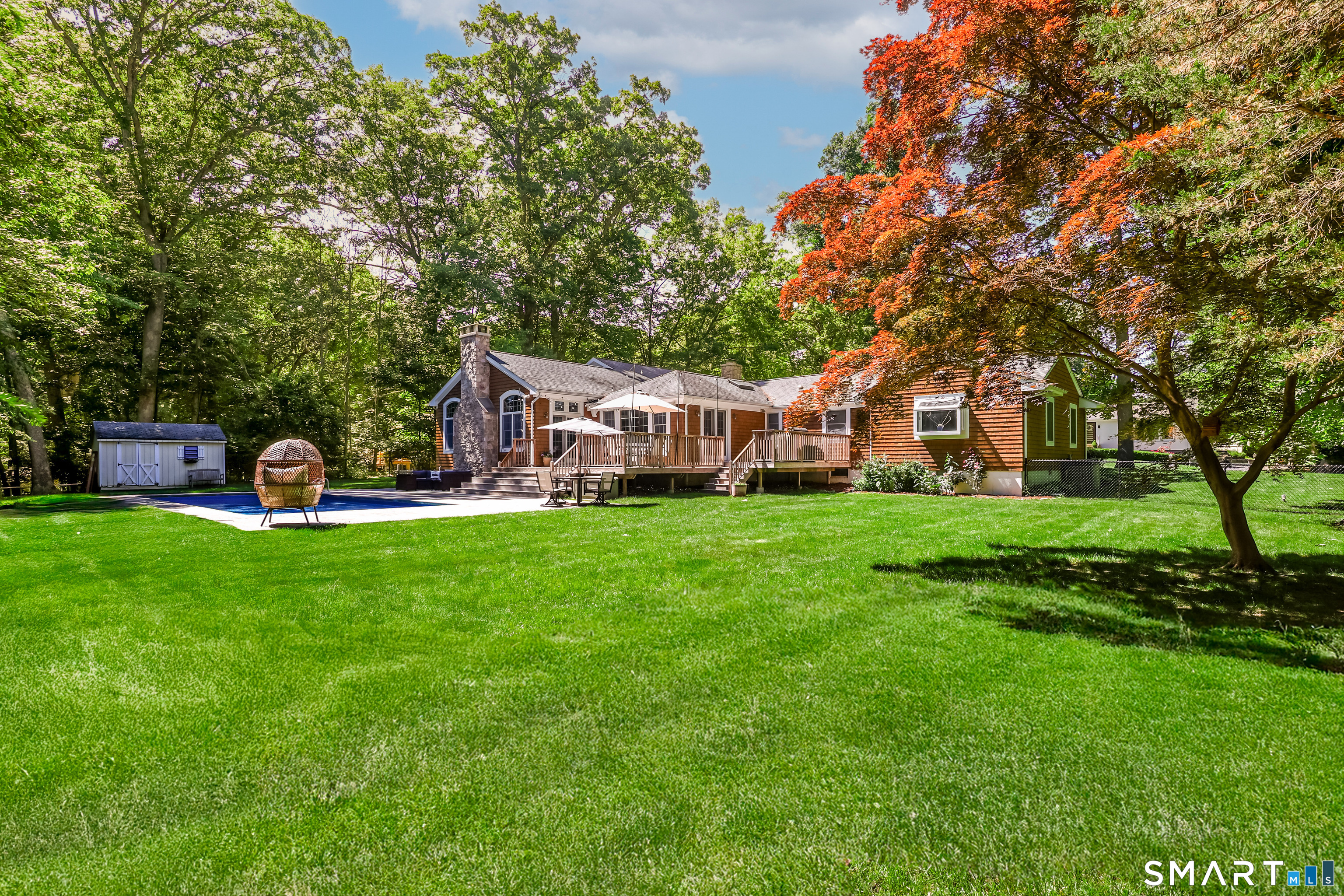 21 Geneva Road Norwalk, CT 06850 - Photo 4 of 36