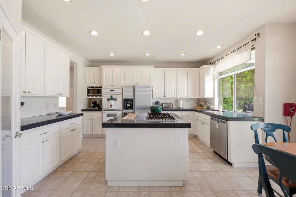 31415 Birdella Road Malibu, CA 90265 - Photo 18 of 36