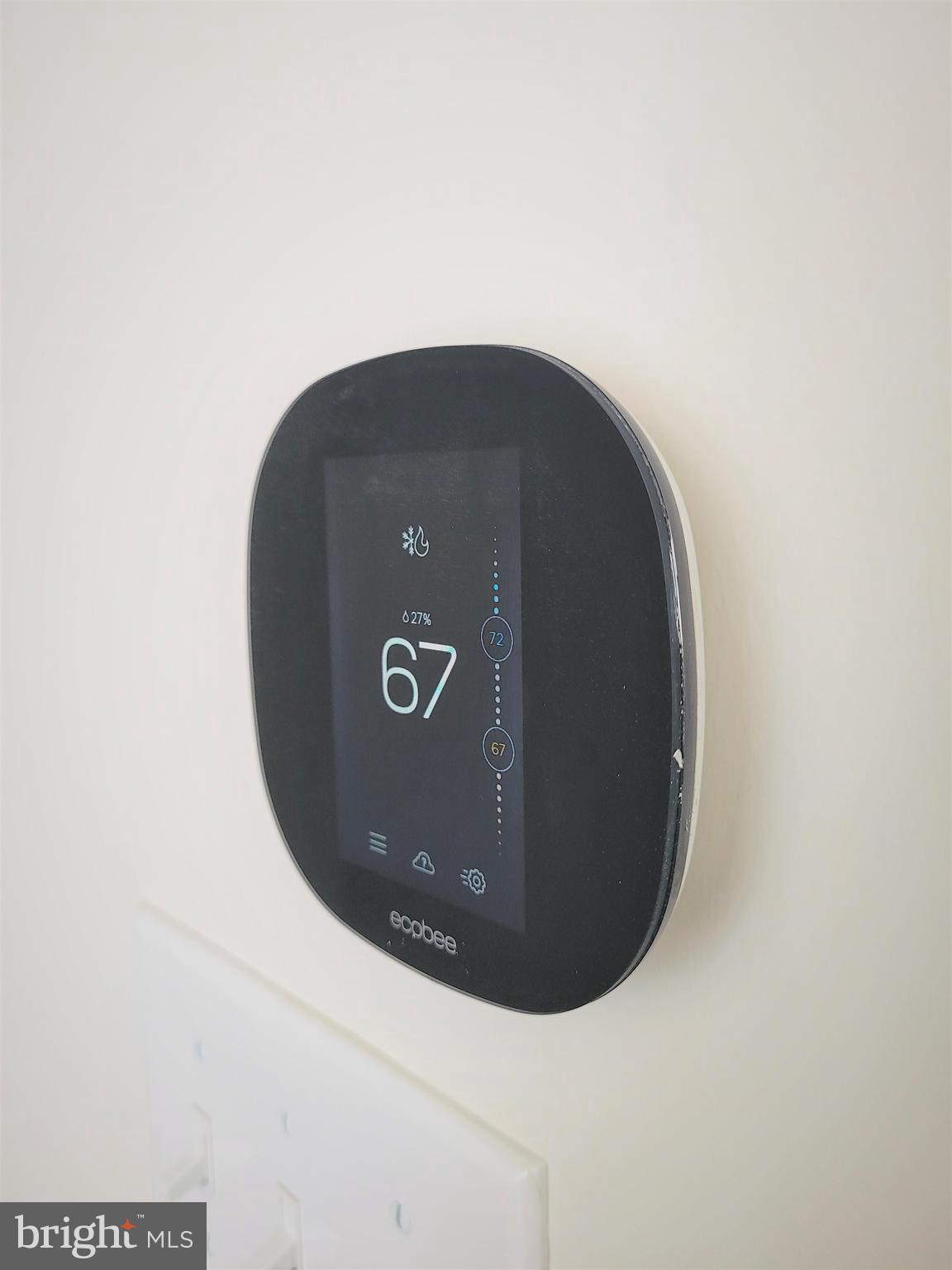 28 Mulberry Lane Clementon, NJ 08021 - Photo 16 of 21 a close up of a wall