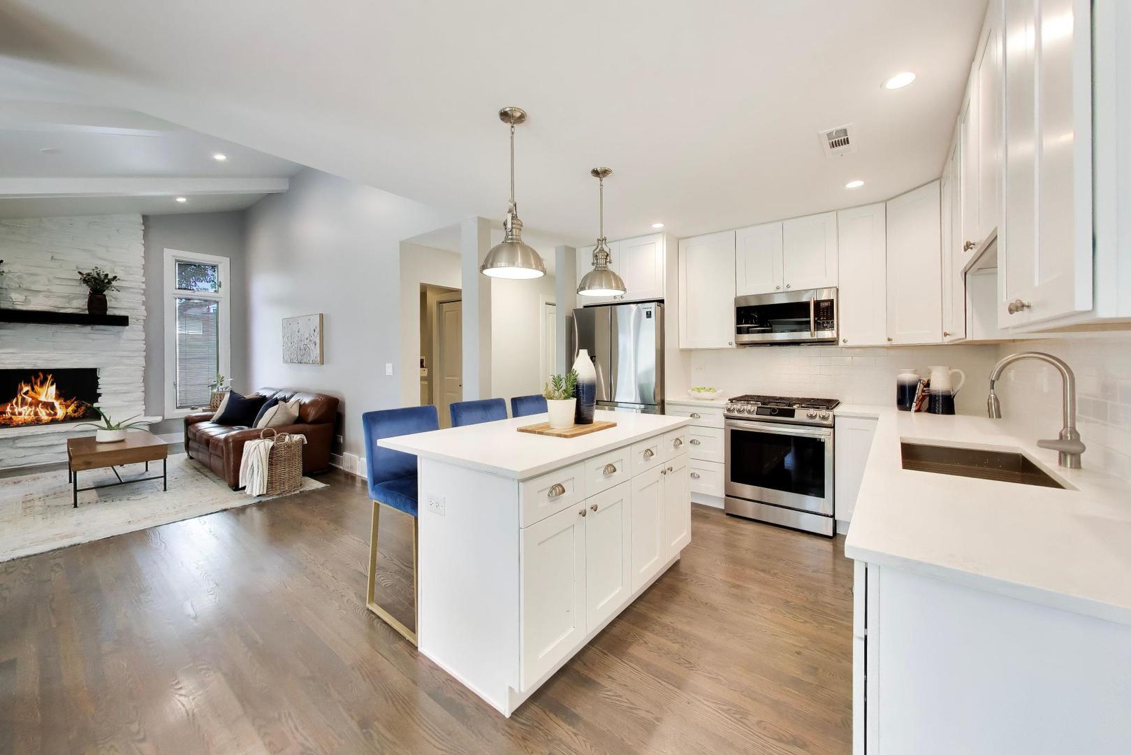 1052 Rolling Pass Glenview, IL 60025 - Photo 6 of 26