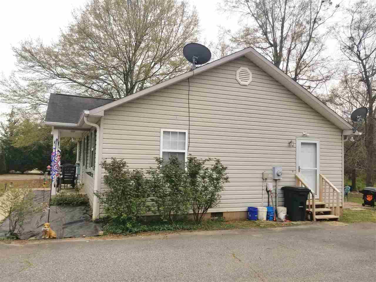 381 Cardinal Street Inman, SC 29349 - Photo 3 of 29
