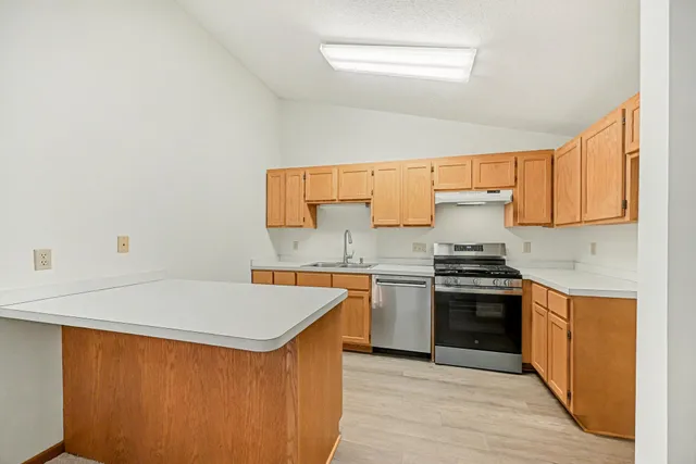 $280,000 | 4234 Boulder Ridge Point, Eagan, MN 55122