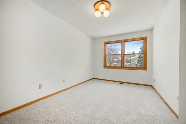 $280,000 | 4234 Boulder Ridge Point, Eagan, MN 55122