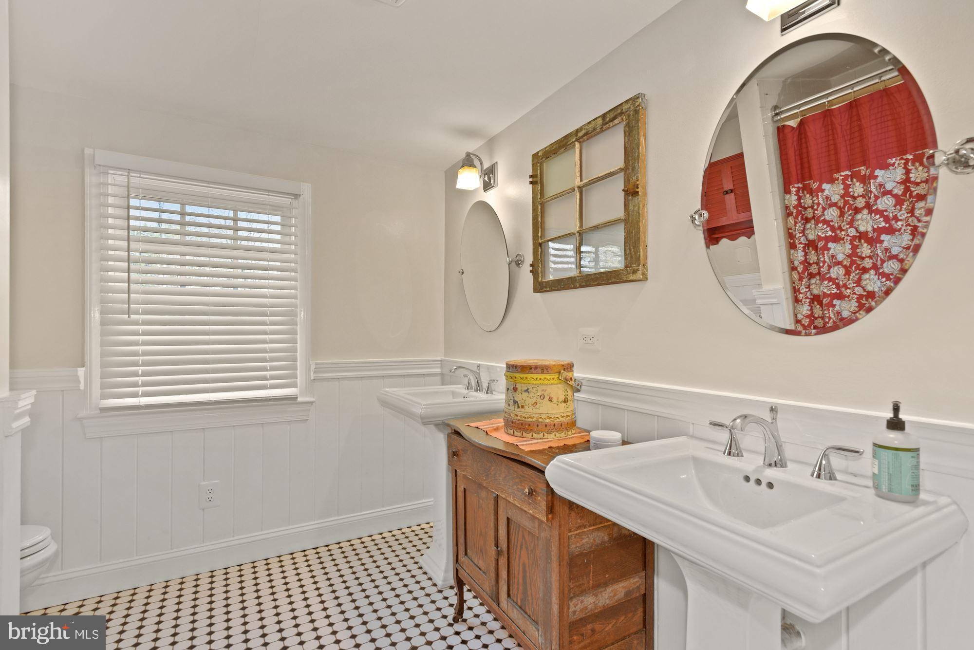 326 Walker Road Great Falls, VA 22066 - Photo 23 of 51