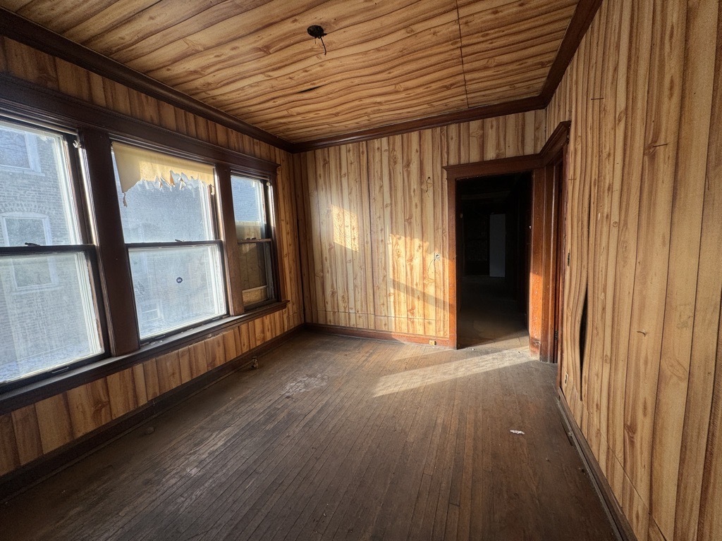 6744 South Bishop Street Chicago, IL 60636 - Photo 7 of 13 a view of a hallway