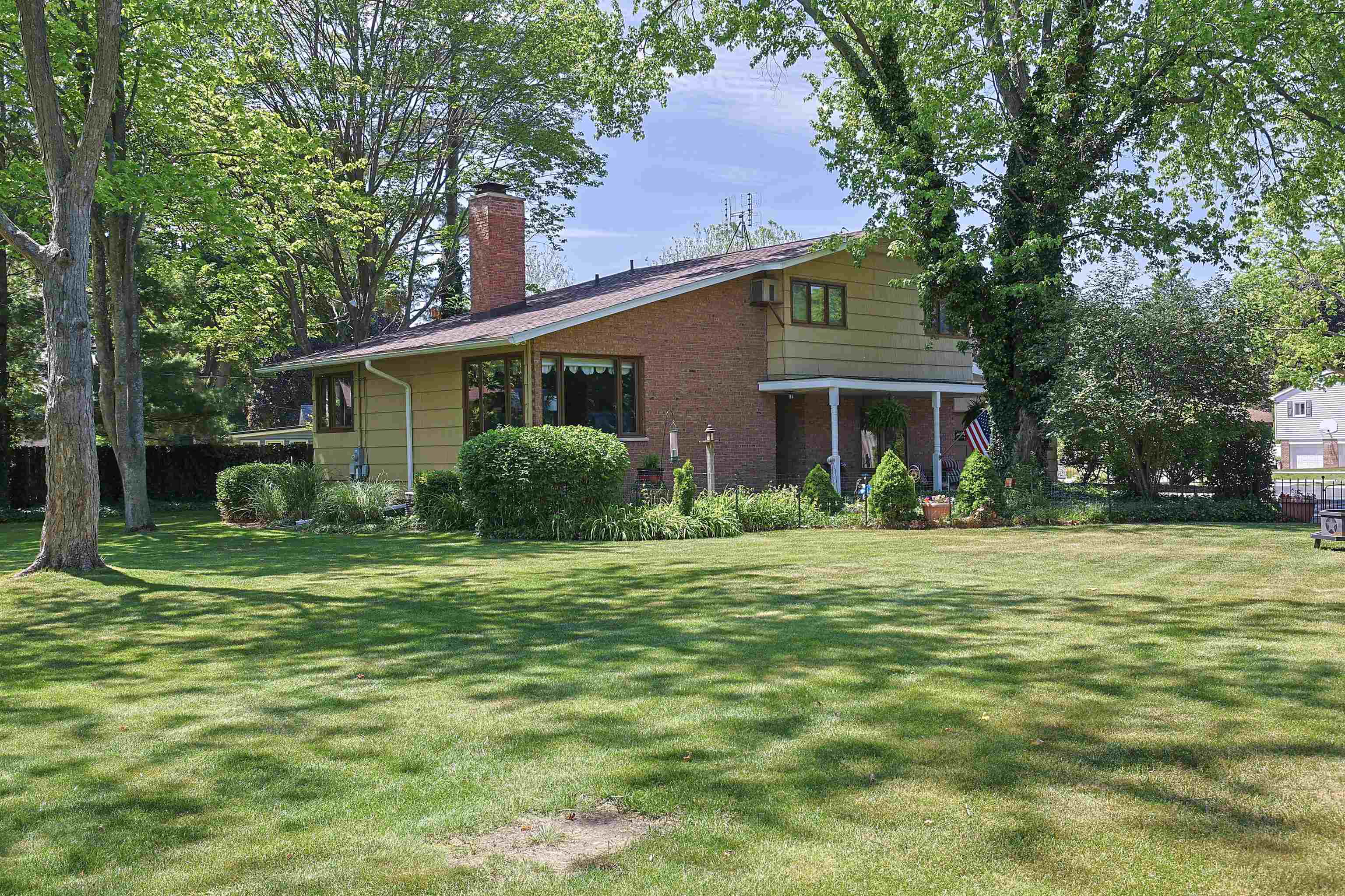 2008 Rapanos Drive Midland, MI 48642 - Photo 9 of 57