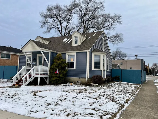 $299,999 | 1742 34th Avenue, Stone Park, IL 60165