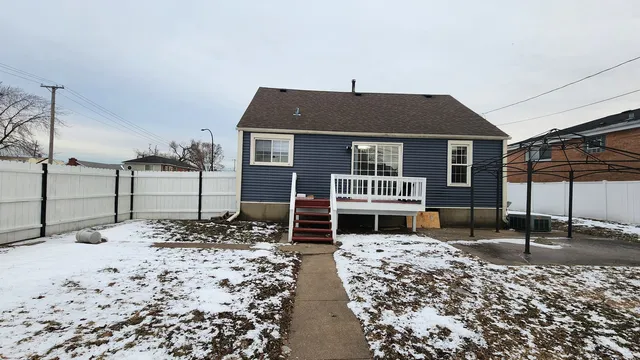 $299,999 | 1742 34th Avenue, Stone Park, IL 60165