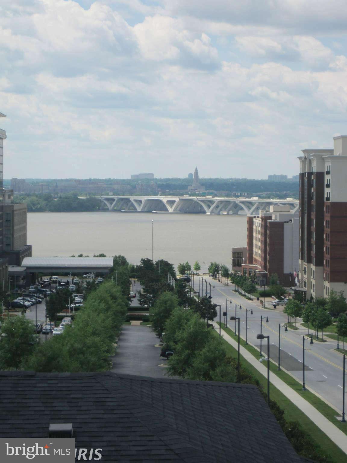 Sentry Square Oxon Hill, MD 20745 - Photo 3 of 13 View from PRIVATE ROOFTOP!