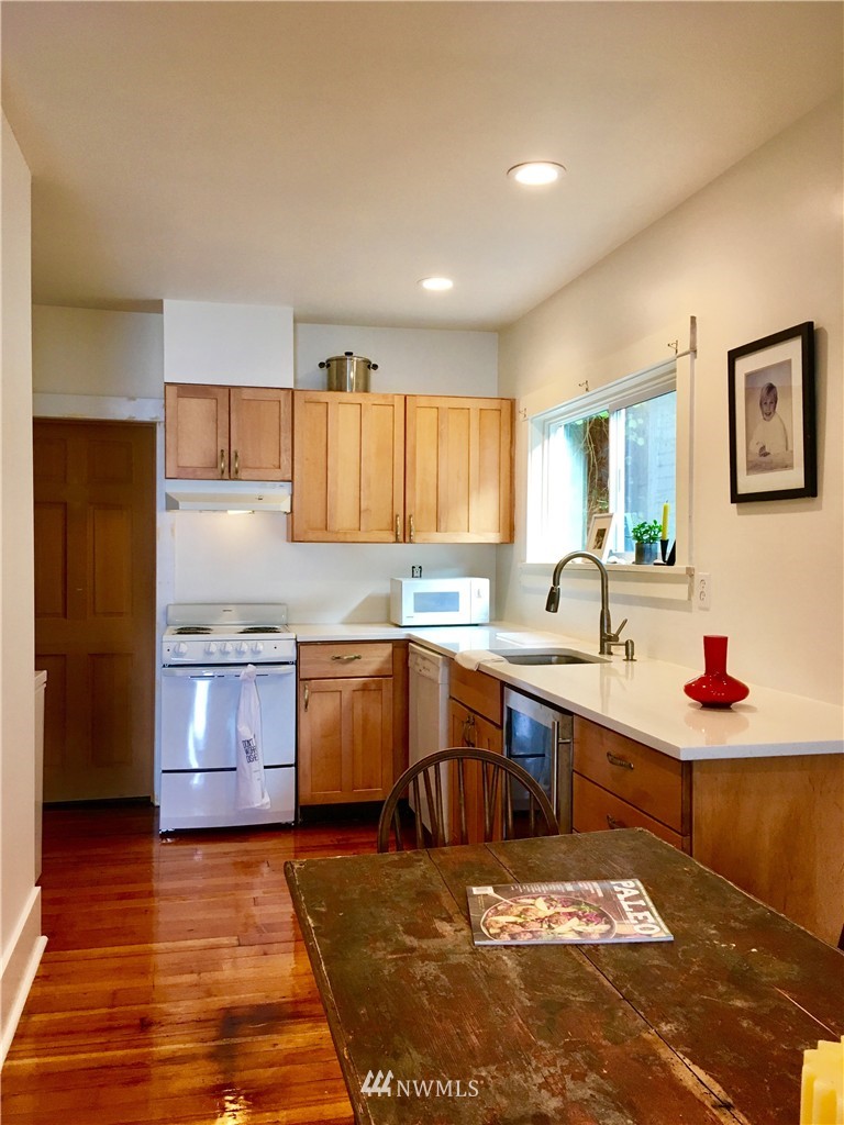 27730 Manzanita Beach Road Southwest Vashon, WA 98070 - Photo 3 of 7 Gallery Image 3