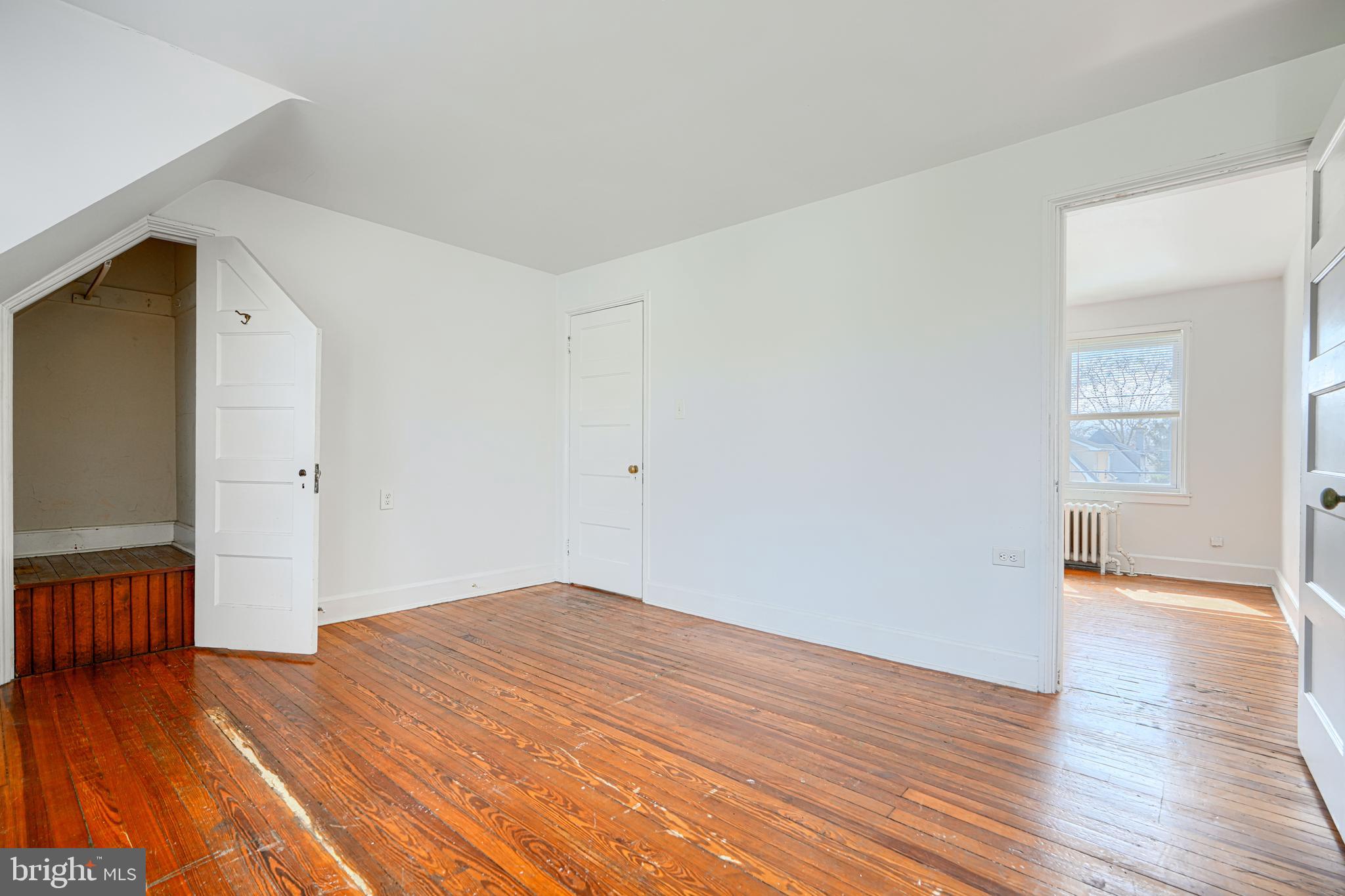 30 Portship Road Baltimore, MD 21222 - Photo 18 of 33 a view of empty room with wooden floor