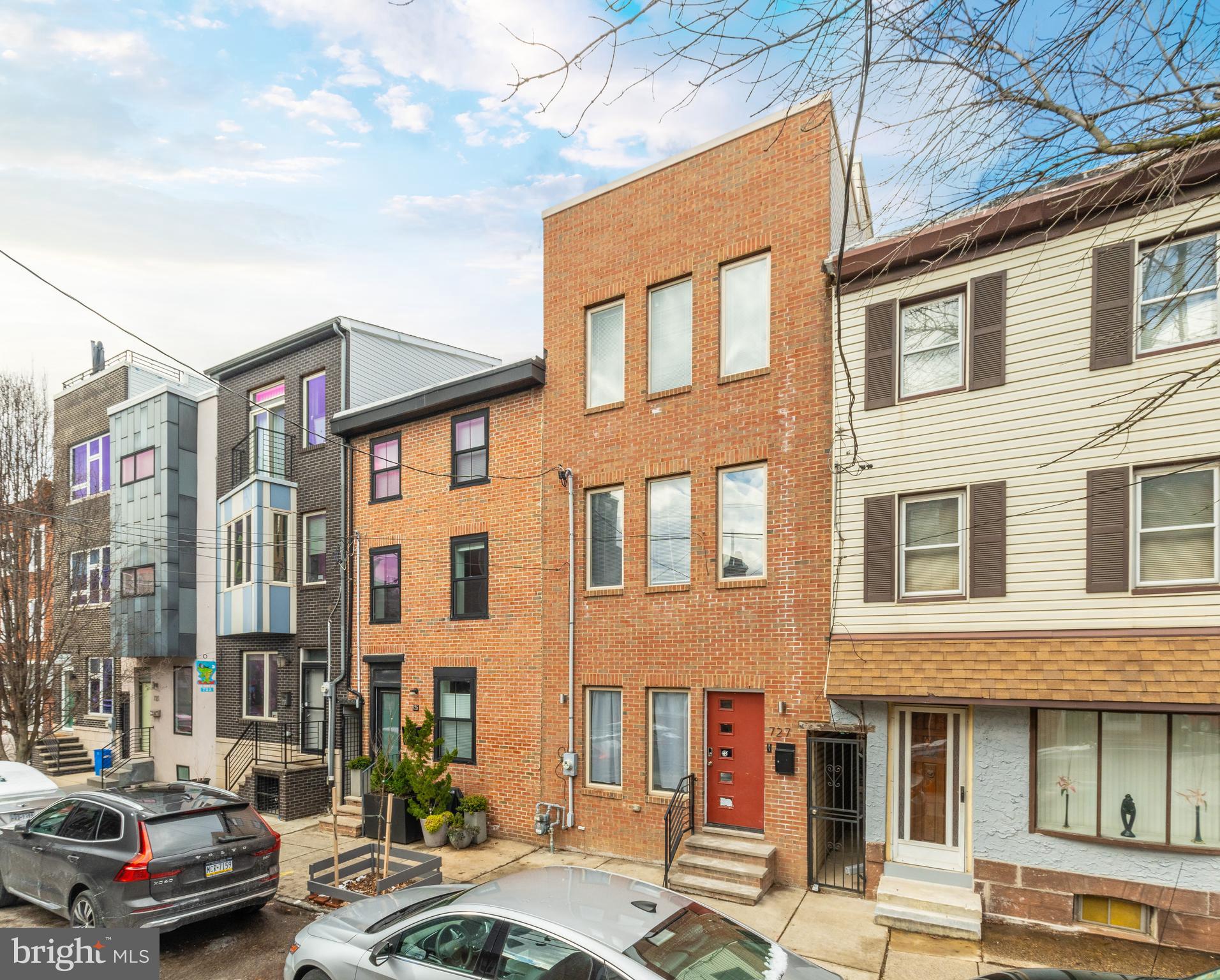 727 East Thompson St  