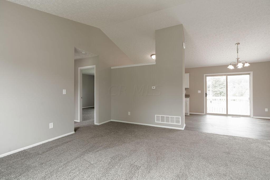 2356 Edmonton Road Columbus, OH 43229 - Photo 7 of 20 R1 (7)