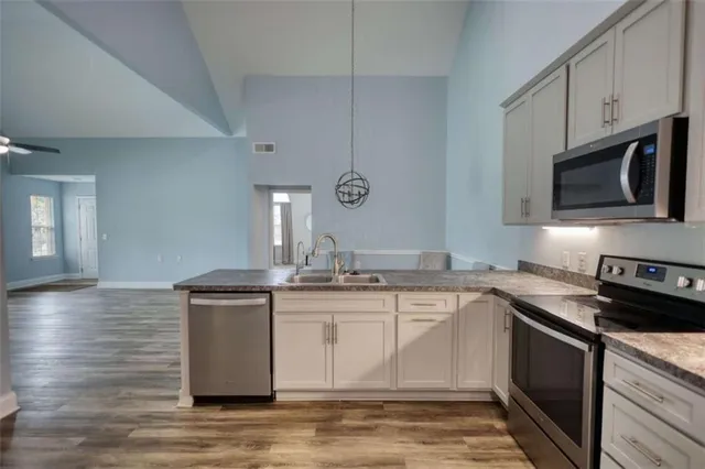 $300,000 | 1000 Silver Summit Drive Southeast, Conyers, GA 30094