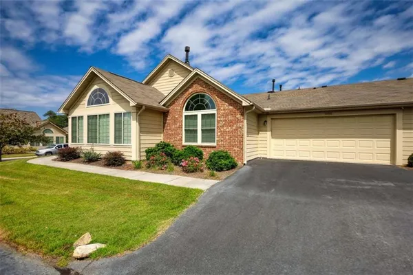 $300,000 | 1000 Silver Summit Drive Southeast, Conyers, GA 30094