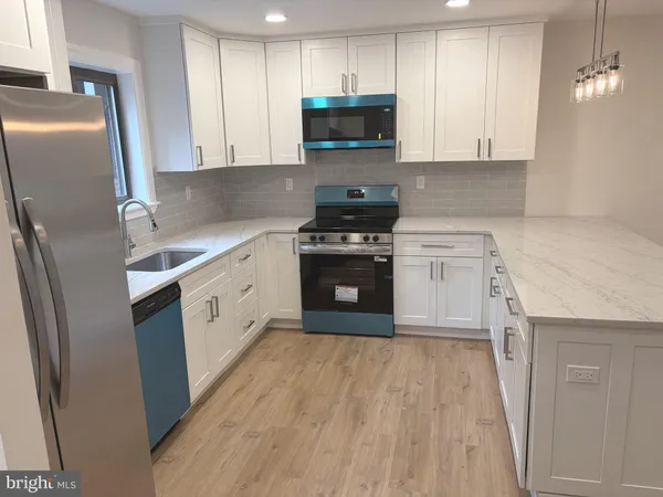 $289,900 | 515 Meadow Woods Lane, Lawrenceville, NJ 08648