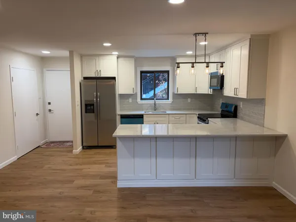 $289,900 | 515 Meadow Woods Lane, Lawrenceville, NJ 08648