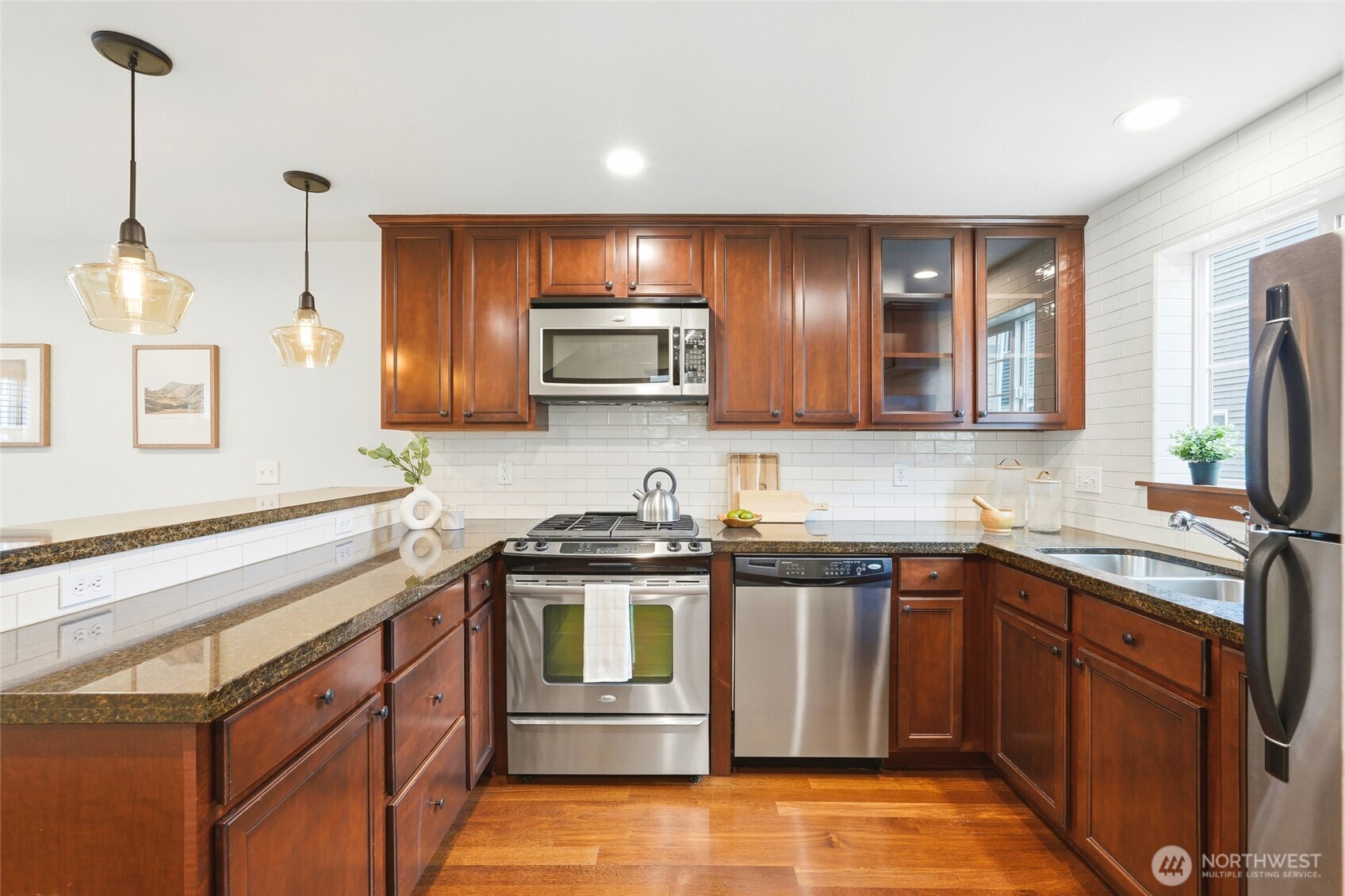 725 North 95th Street, Unit B Seattle, WA 98103 - Photo 5 of 29