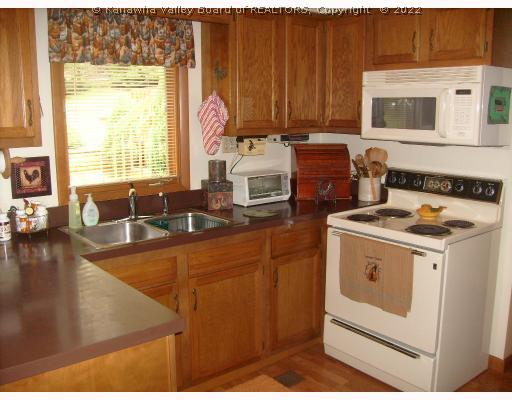 152 Rocky Step Road Scott Depot, WV 25560 - Photo 6 of 8 Kitchen.