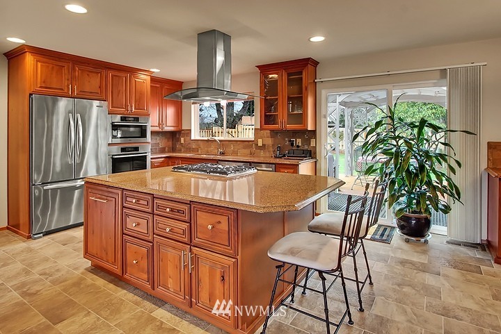 12104 Southeast 167th Street Renton, WA 98058 - Photo 4 of 15