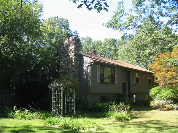 37 Pomeroy Meadow Road Southampton, MA 01073 - Photo 2 of 26