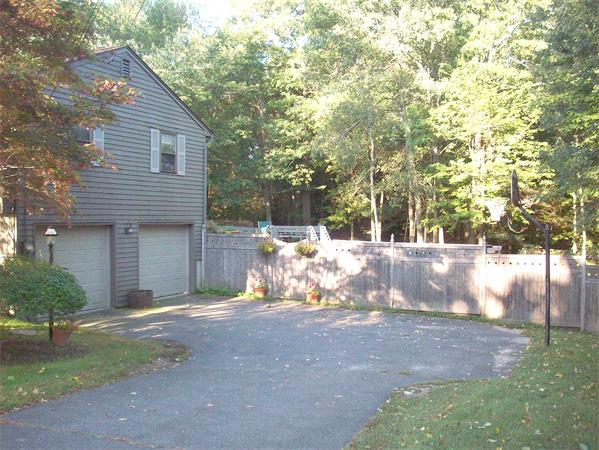 37 Pomeroy Meadow Road Southampton, MA 01073 - Photo 4 of 26