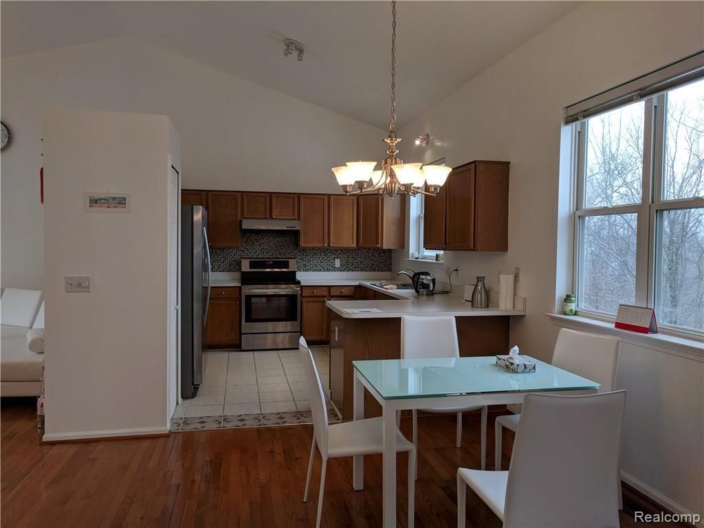 111 Eagle Ridge Road Lake Orion, MI 48360 - Photo 6 of 35