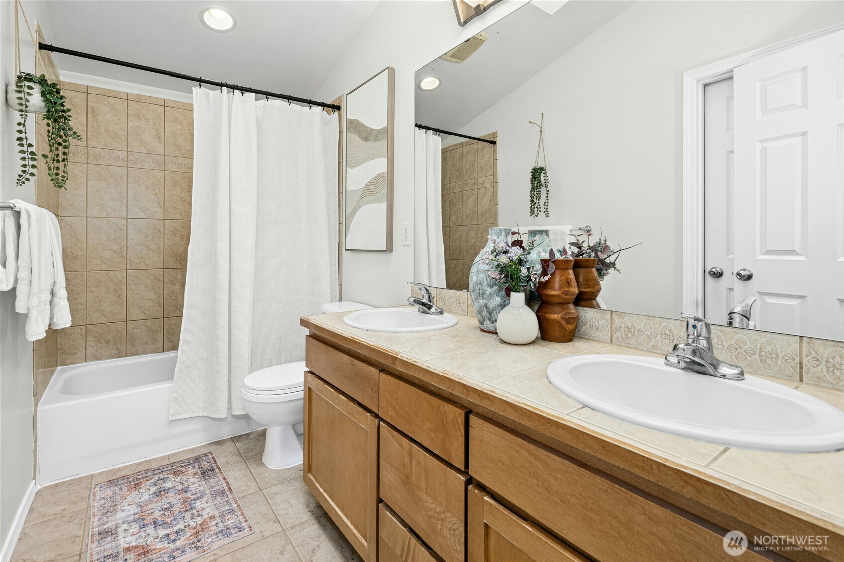 8832 Midvale Avenue North, Unit B Seattle, WA 98103 - Photo 23 of 30