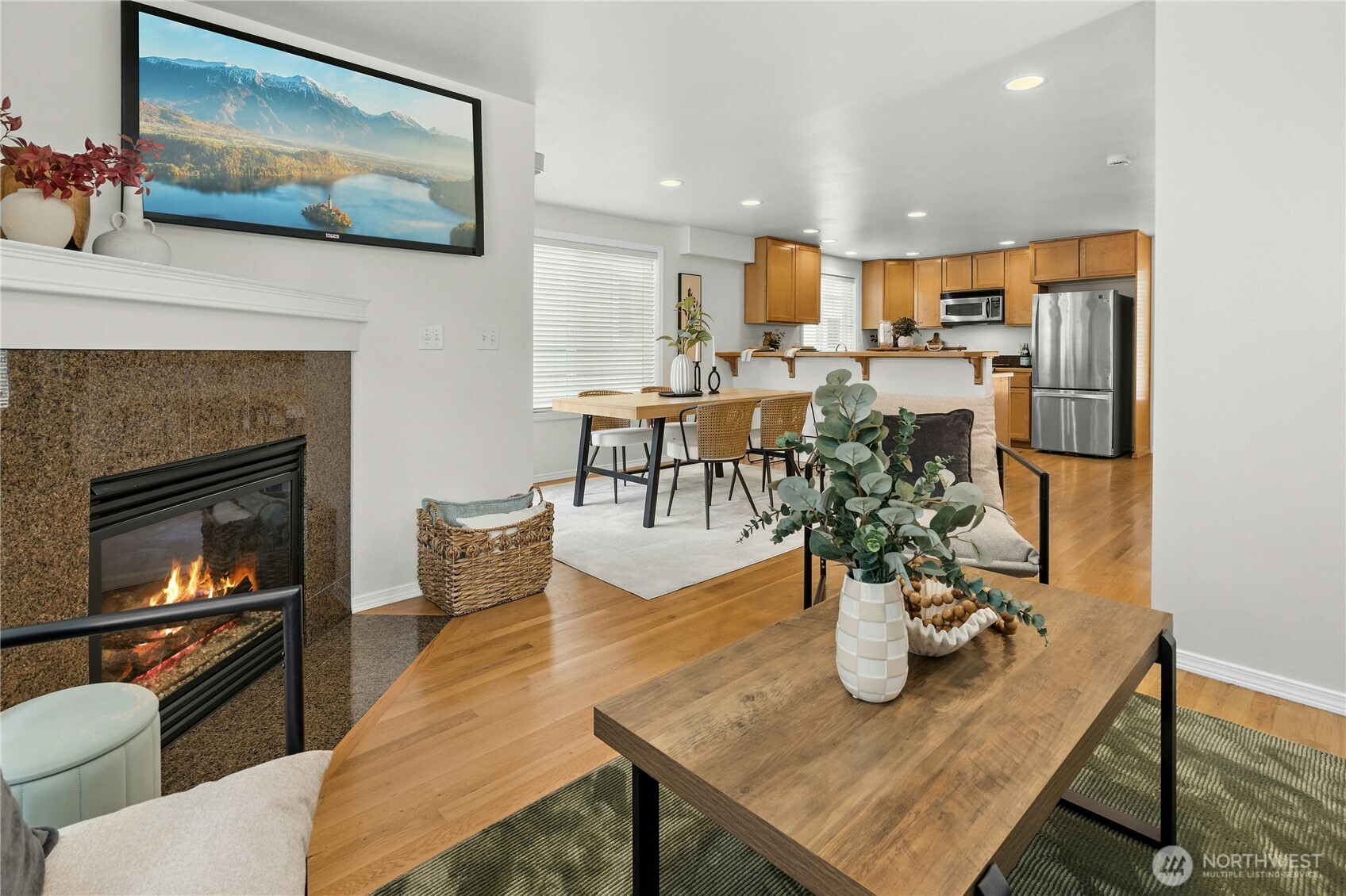 8832 Midvale Avenue North, Unit B Seattle, WA 98103 - Photo 9 of 30