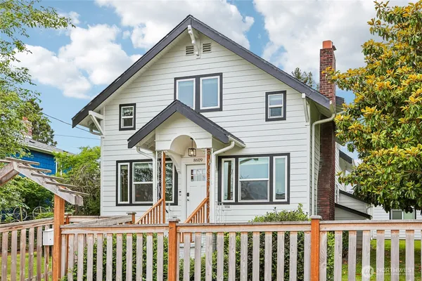 $895,000 | 8609 55th Avenue South, Seattle, WA 98118