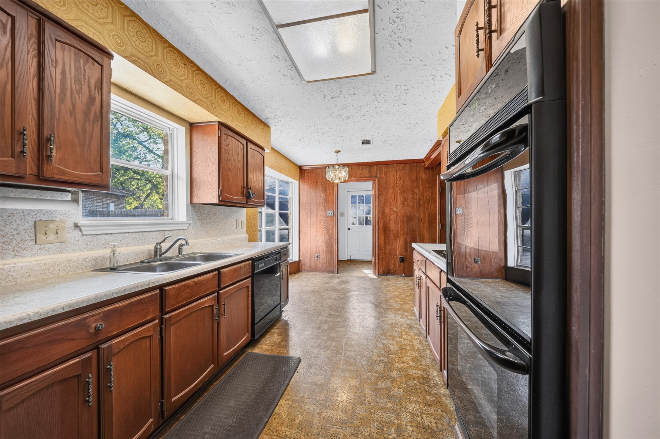 2214 Millhouse Road Houston, TX 77073 - Photo 5 of 20 Kitchen