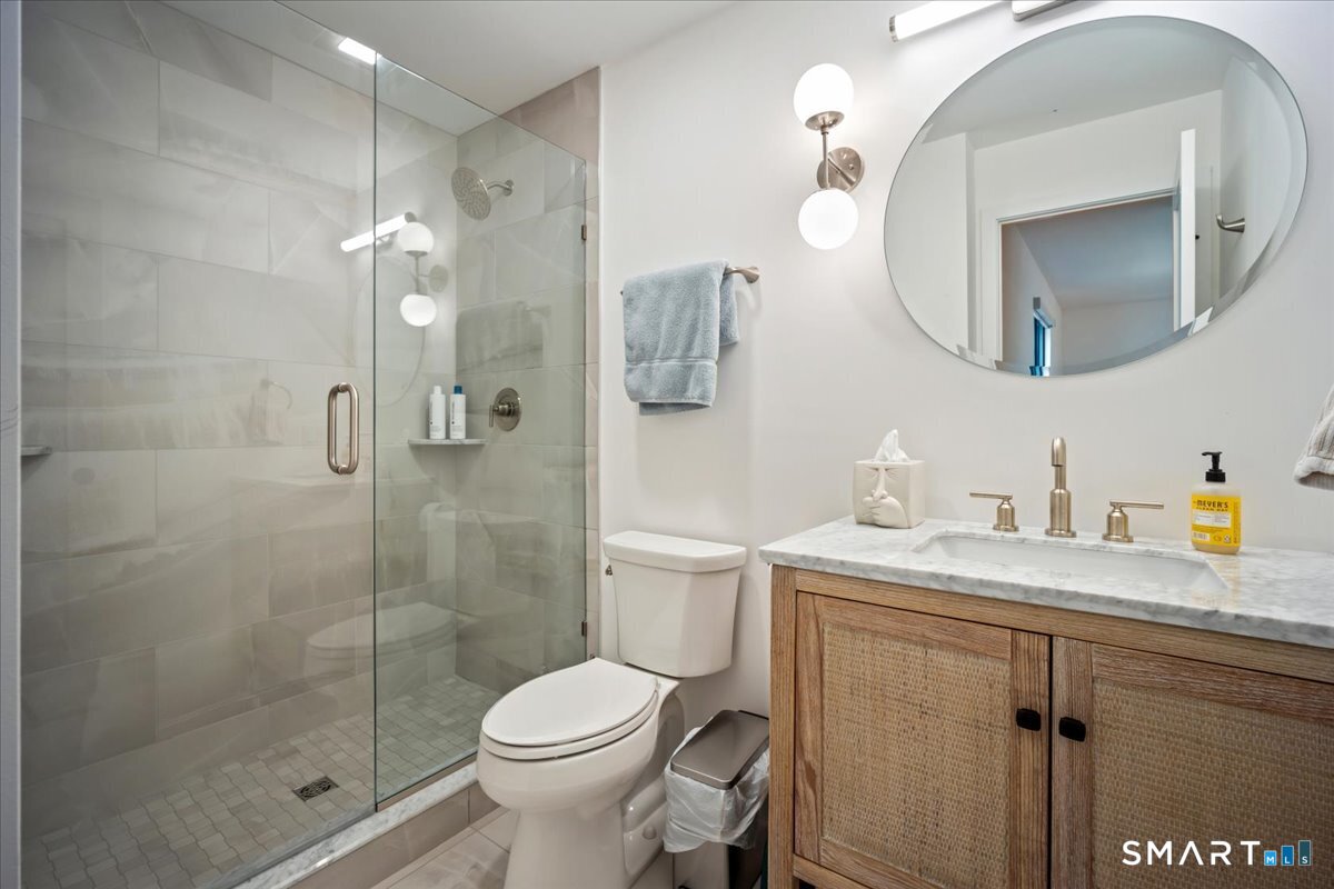 38 Hickory Lane Ridgefield, CT 06877 - Photo 28 of 40 En suite bath
