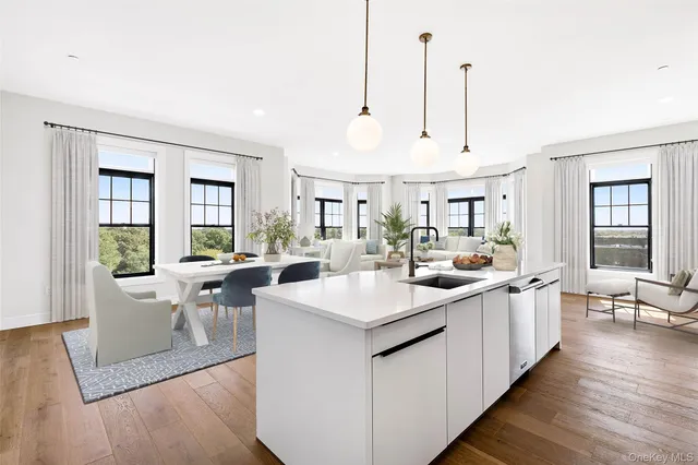 $9,499 | 695 Merrick Avenue, Unit 332, Westbury, NY 11590