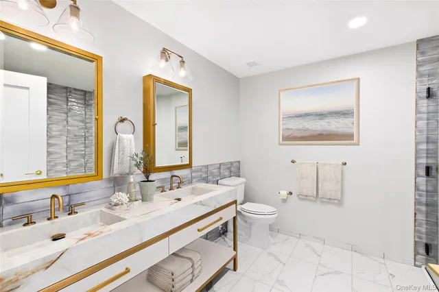 $9,499 | 695 Merrick Avenue, Unit 332, Westbury, NY 11590