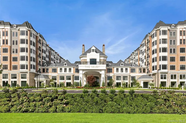 $9,499 | 695 Merrick Avenue, Unit 332, Westbury, NY 11590