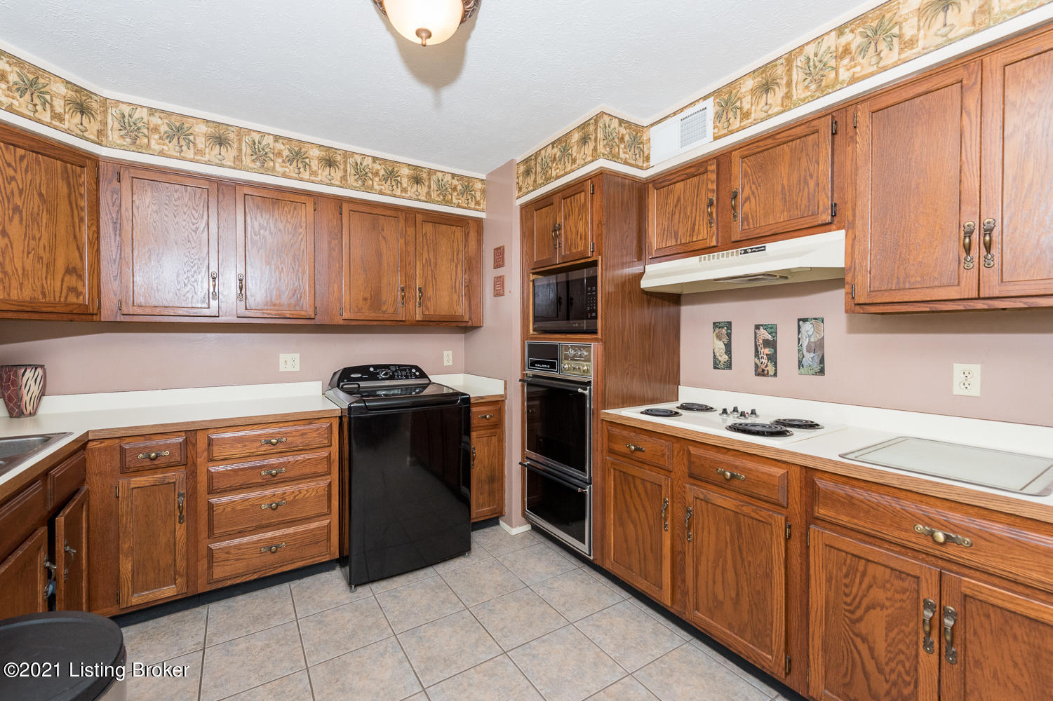 402 Mac Brae Road Louisville, KY 40214 - Photo 6 of 34 402 Mac Brae (30 of 34)