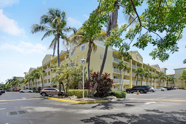 $396,000 | 1501 East Broward Boulevard, Unit 705, Fort Lauderdale, FL 33301