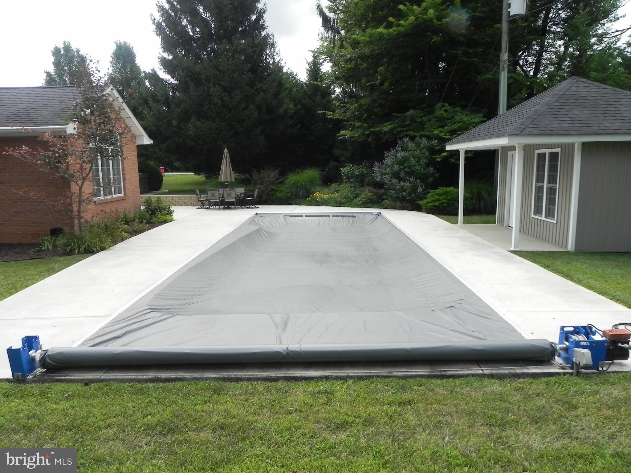 25 Minnick Road Inwood, WV 25428 - Photo 8 of 20 Automatic security pool cover