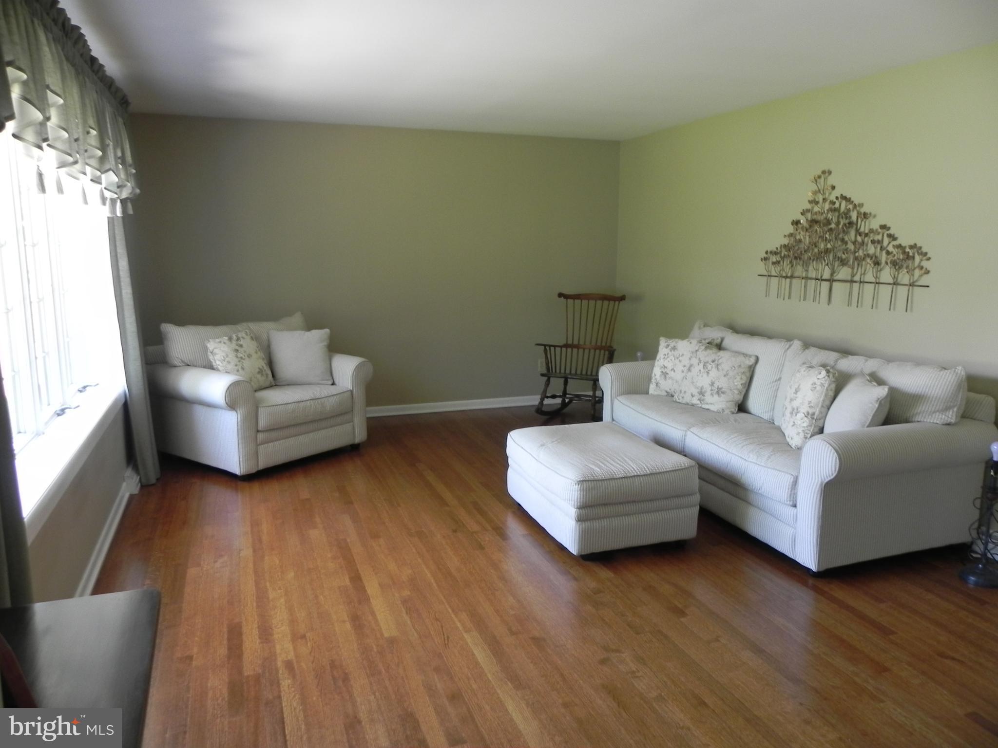 25 Minnick Road Inwood, WV 25428 - Photo 10 of 20 Living Room