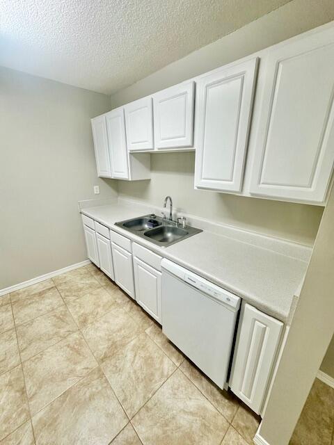 967 Tray Drive Fort Walton Beach, FL 32547 - Photo 10 of 26 a kitchen with a sink and cabinets
