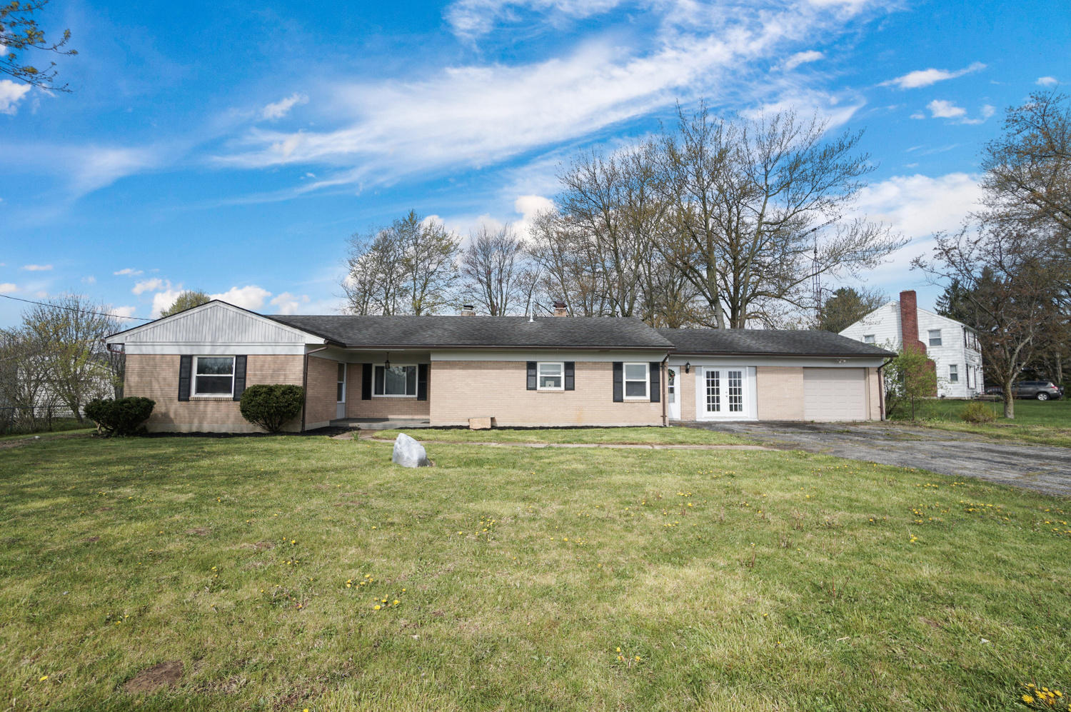 3423 Troy Road Springfield, OH 45504 - Photo 4 of 44