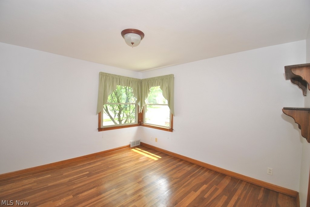 1292 Avondale Road Cleveland, OH 44121 - Photo 12 of 25 Gallery Image 12