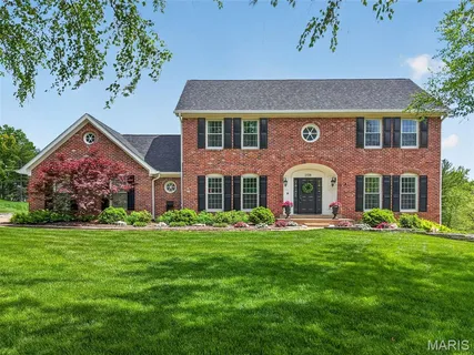 $1,099,000 | 2108 Stillwater Point Court, Clarkson Valley, MO 63005